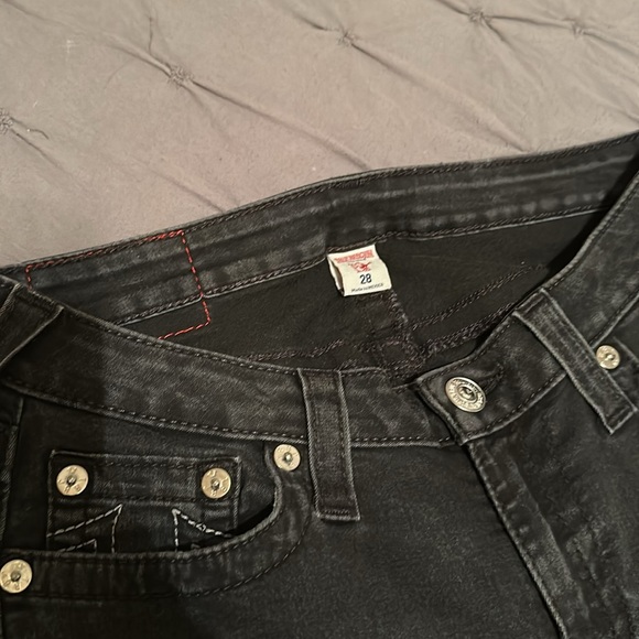 True Religion Jeans. Size 28. Skinny Type but fit wider hips as well. - Picture 2 of 6